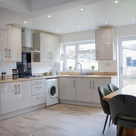 Harvard House, Stylish 3 Bedroom House In Solihull 5 Mins To The Nec, Bhx ,Jlr With Free Parking Μπέρμιγχαμ Εξωτερικό φωτογραφία